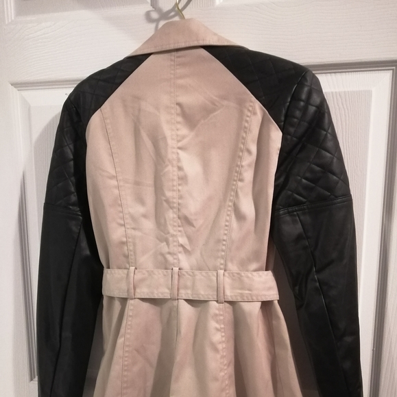 B1G1F 🌸 Asymmetrical Trench - Picture 3 of 5